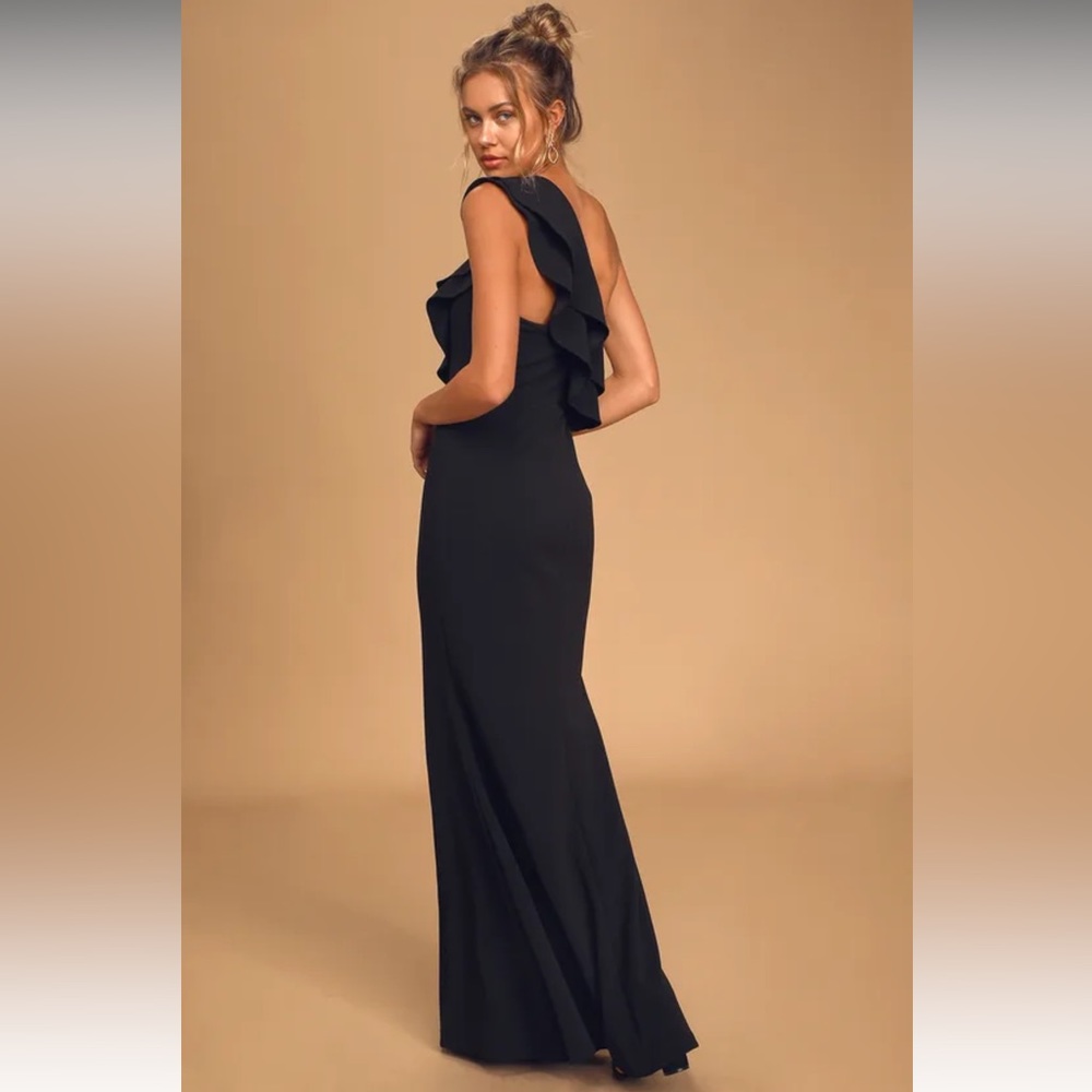 NWT Lulus Black One Shoulder Maxi Dress